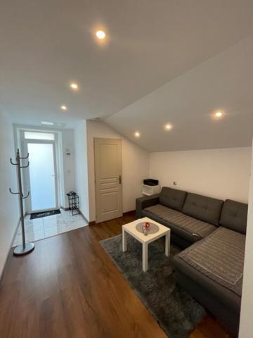 Studio Privee Vesoul -Wifi,Tv,Clim,Parking Gratuit ภายนอก รูปภาพ