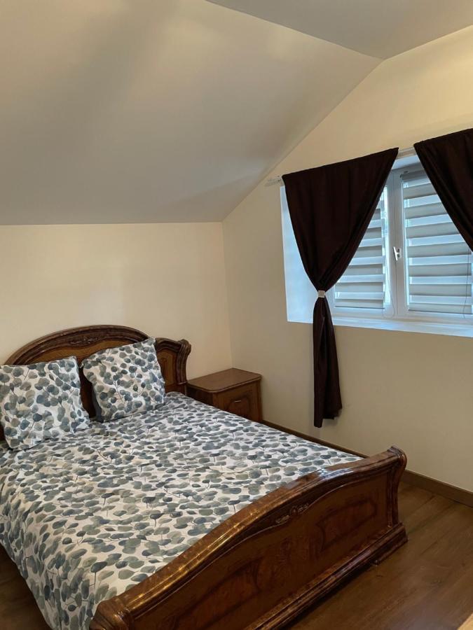 Studio Privee Vesoul -Wifi,Tv,Clim,Parking Gratuit ภายนอก รูปภาพ