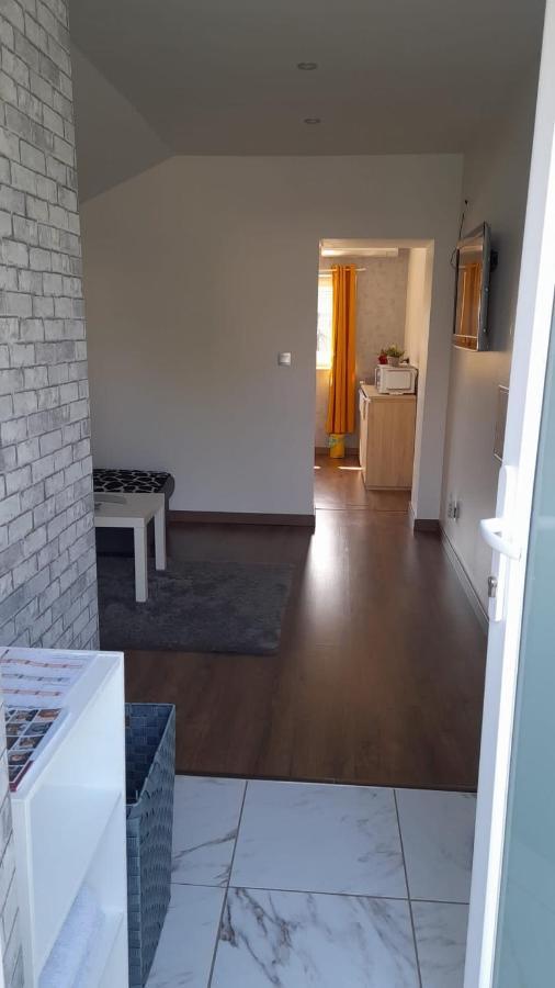 Studio Privee Vesoul -Wifi,Tv,Clim,Parking Gratuit ภายนอก รูปภาพ